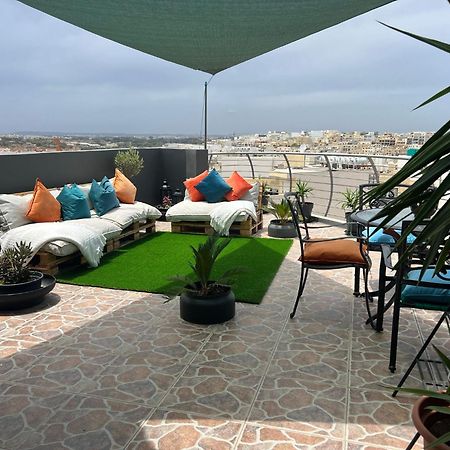 Trendy Seaside Escape 2 Bedroom Penthouse مارساسكالا المظهر الخارجي الصورة