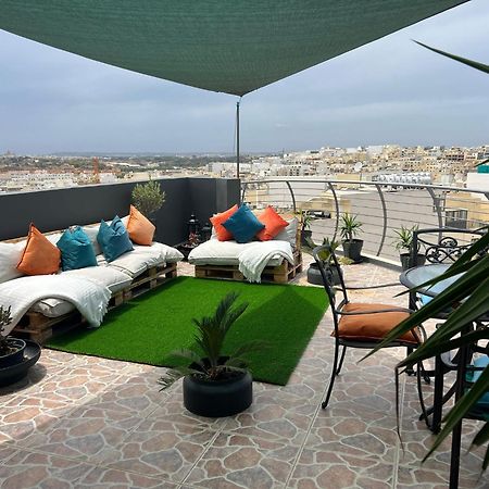 Trendy Seaside Escape 2 Bedroom Penthouse مارساسكالا المظهر الخارجي الصورة