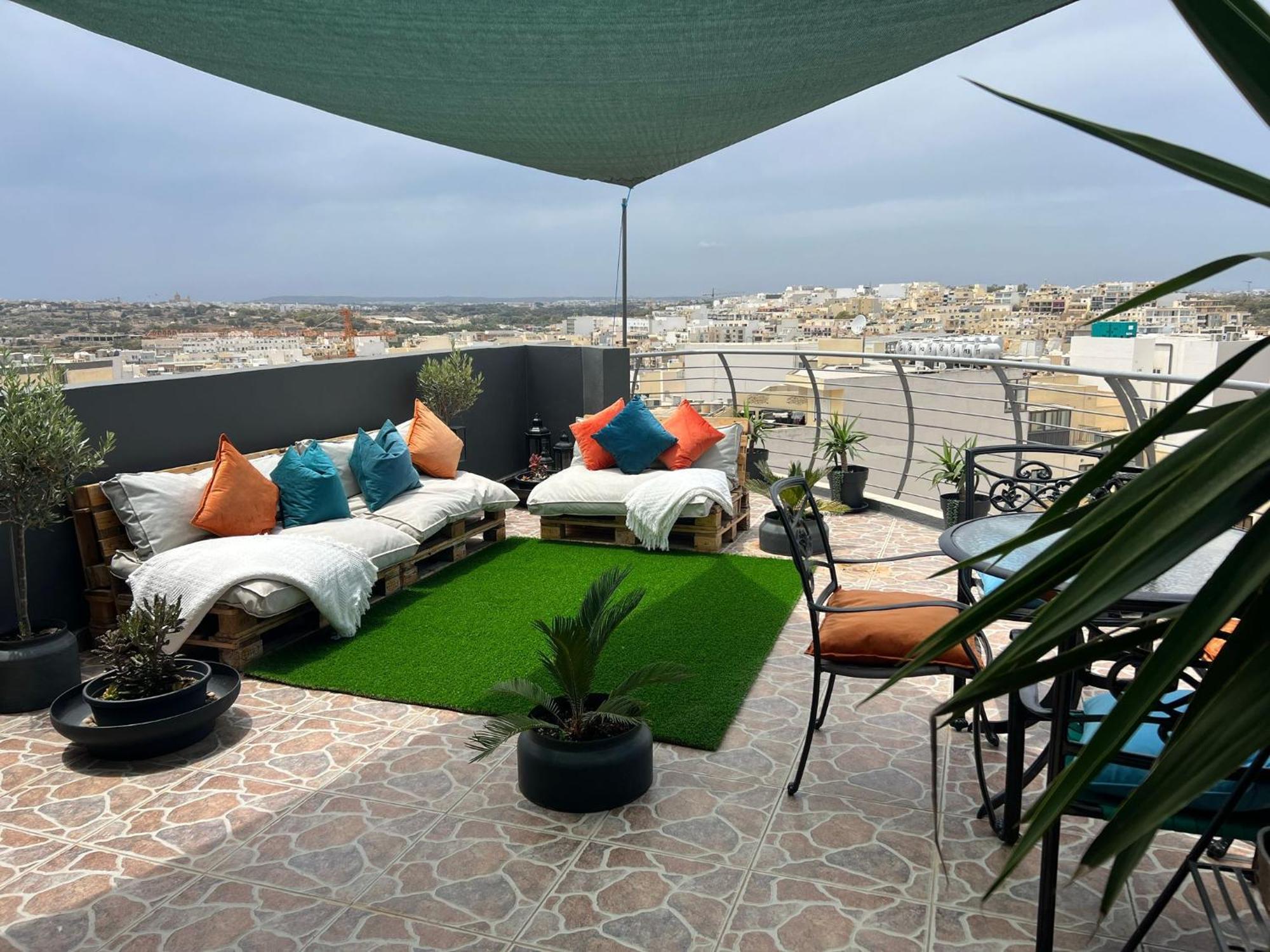 Trendy Seaside Escape 2 Bedroom Penthouse مارساسكالا المظهر الخارجي الصورة